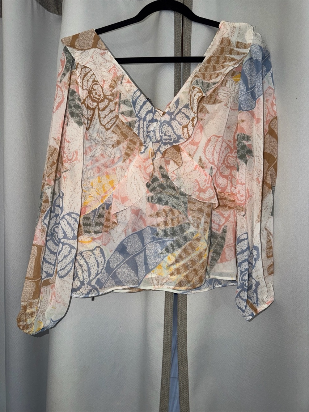 White House Black Market Pastel Multi-Color V-Neck Blouse - Picture 7 of 9